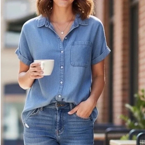lola river Tops - Lola River Blue Denim Chambray Button Up Light Was Short Sleeve Shirt